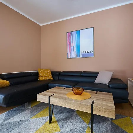 665 By Interhome Chalet *