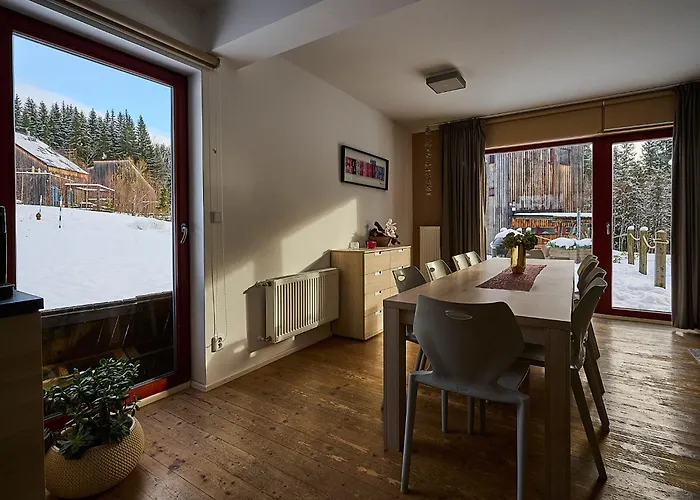 Sunny Mountain Escape & Pets By Interhome *