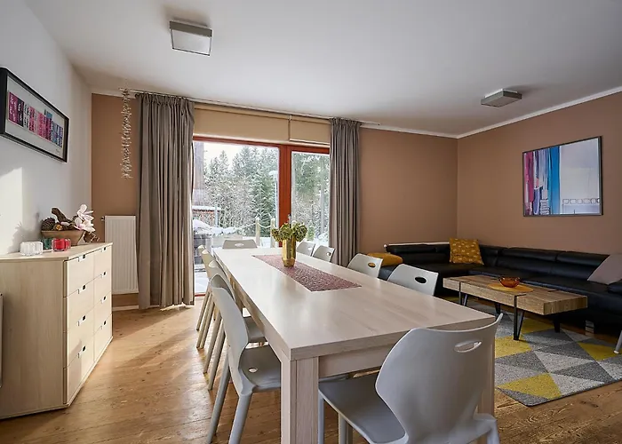 Sunny Mountain Escape & Pets By Interhome *